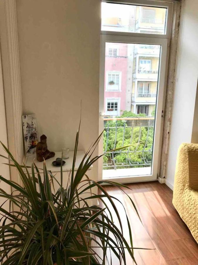 Luxury Part Of The City - Modern Apartment With Airconditioning - Near Subway Lisbon Bagian luar foto