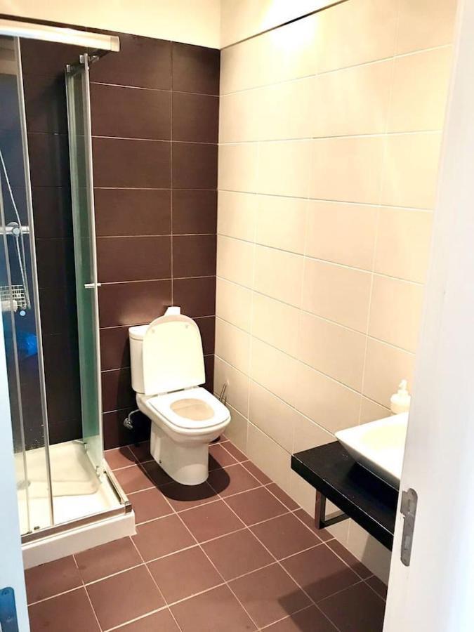 Luxury Part Of The City - Modern Apartment With Airconditioning - Near Subway Lisbon Bagian luar foto