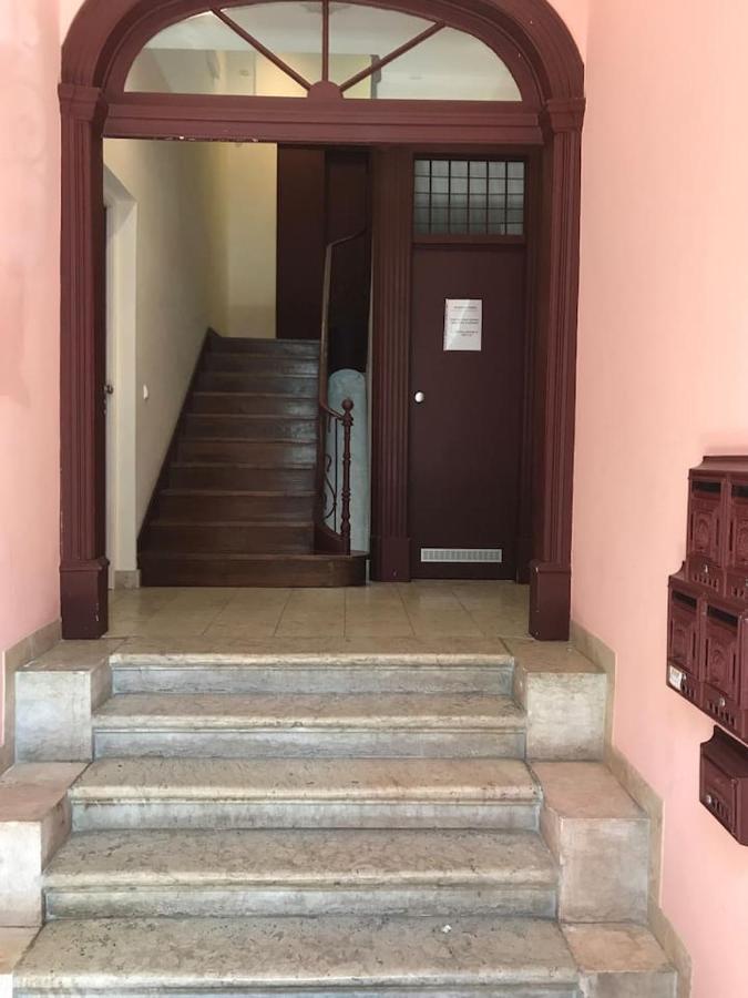 Luxury Part Of The City - Modern Apartment With Airconditioning - Near Subway Lisbon Bagian luar foto