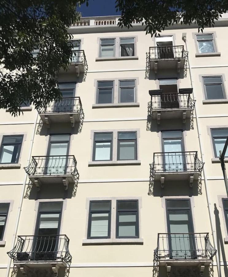Luxury Part Of The City - Modern Apartment With Airconditioning - Near Subway Lisbon Bagian luar foto