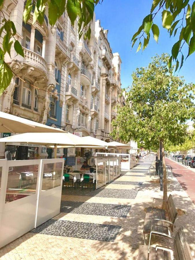 Luxury Part Of The City - Modern Apartment With Airconditioning - Near Subway Lisbon Bagian luar foto