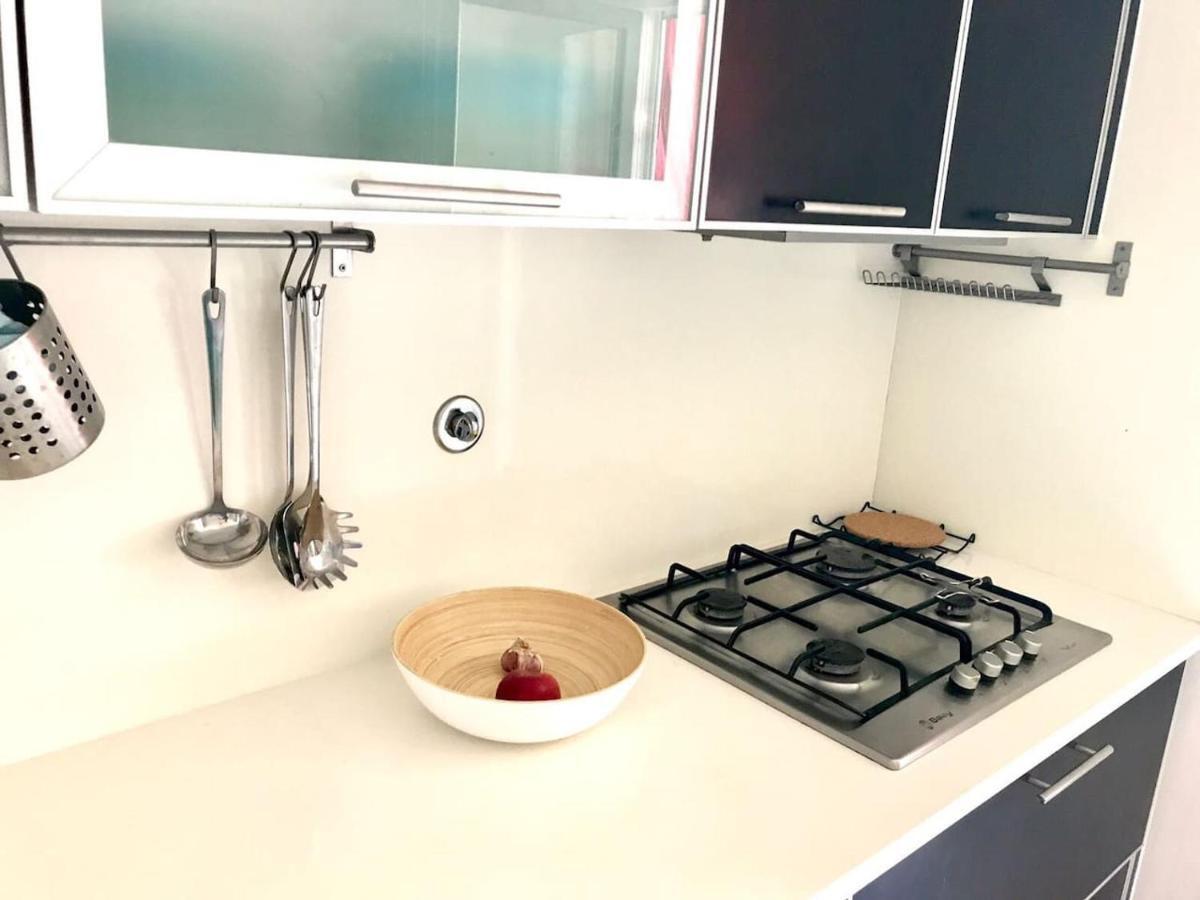 Luxury Part Of The City - Modern Apartment With Airconditioning - Near Subway Lisbon Bagian luar foto