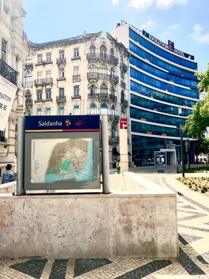 Luxury Part Of The City - Modern Apartment With Airconditioning - Near Subway Lisbon Bagian luar foto